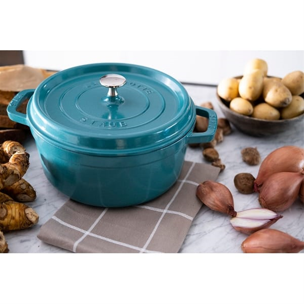 Staub Round 5.5qt Dutch Oven - Turquoise