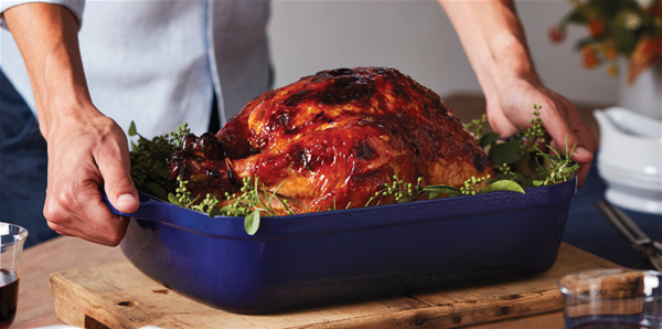 Le Creuset Signature Roaster in Cerise