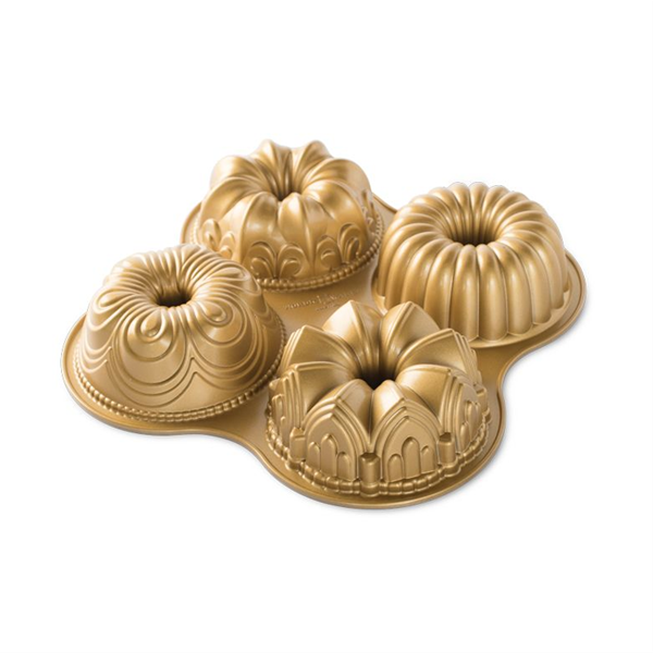 Cake pan TRAIN, 9 moulds, gold, Nordic Ware